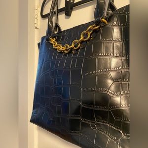 Black,Faux leather bag from ZaraCroc-embossed tote perfect for work commute